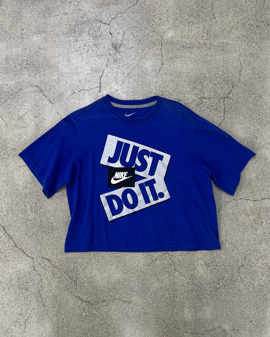 ARCHIVE&USED NIKE USED T-SHIRT (women's)