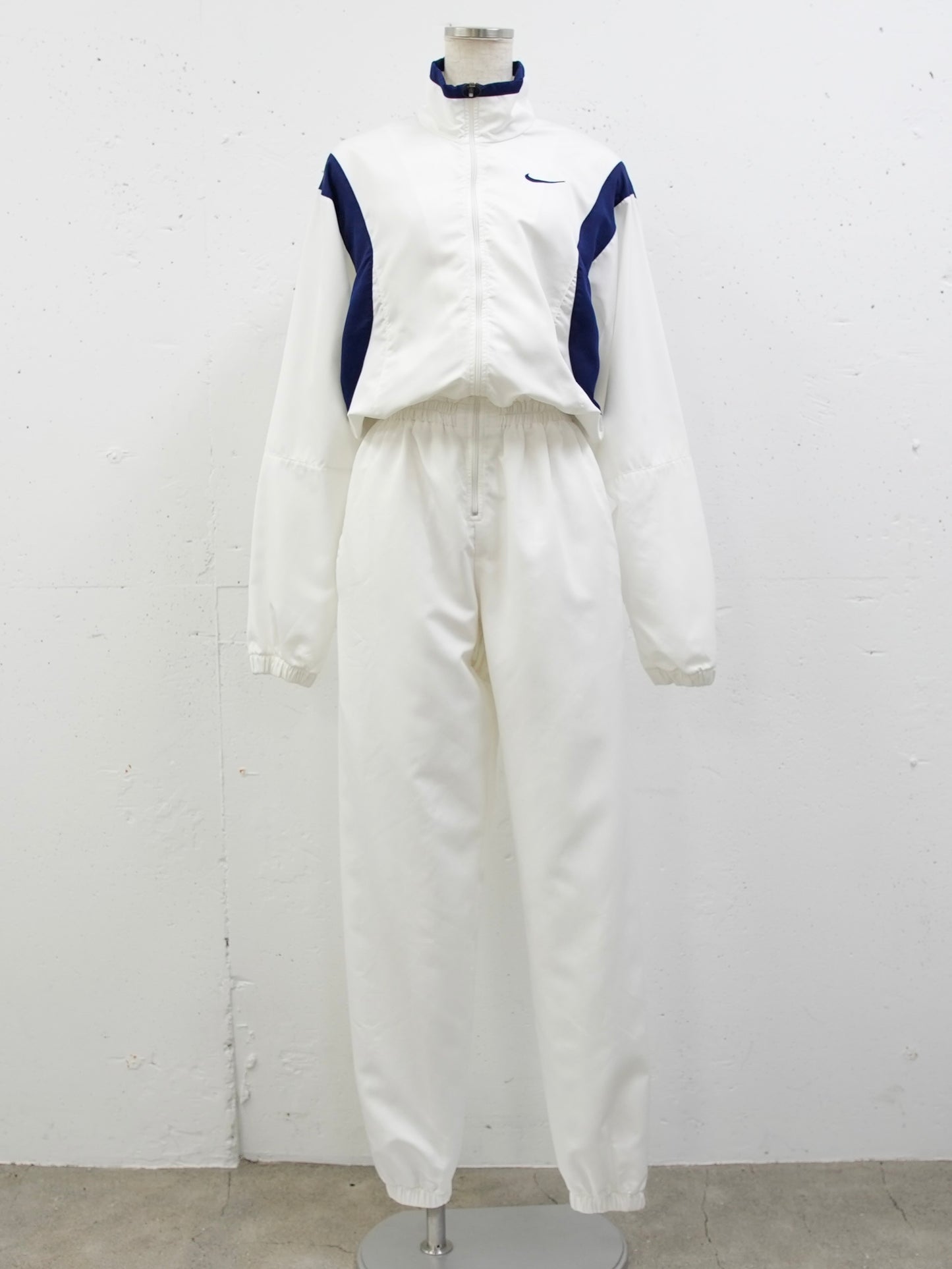 USED SPORTS COLLECTION 90's NIKE USA TRACK & FIELD ALL IN ONE OUTFIT (women's)