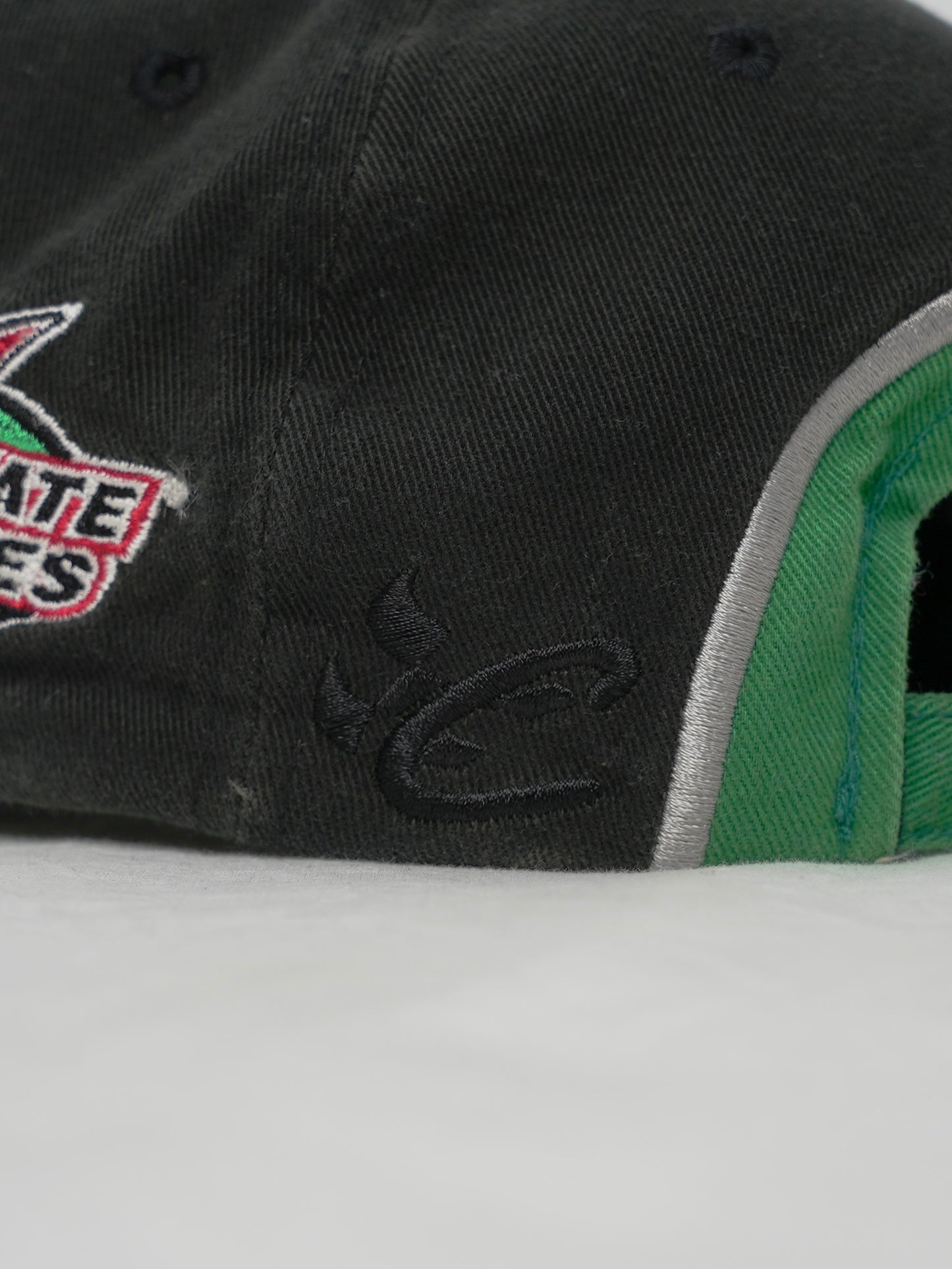 USED MACHINE COLLECTION NASCAR 2000 CHAMPION INTERSTATE BATTERIES CAP