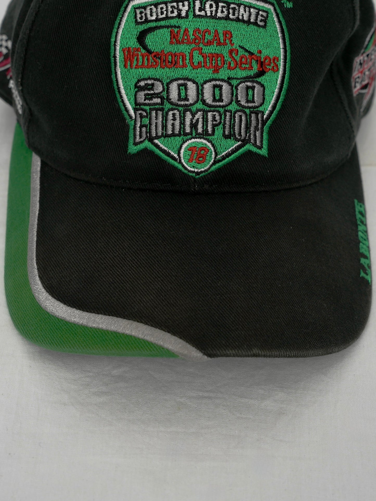 USED MACHINE COLLECTION NASCAR 2000 CHAMPION INTERSTATE BATTERIES CAP