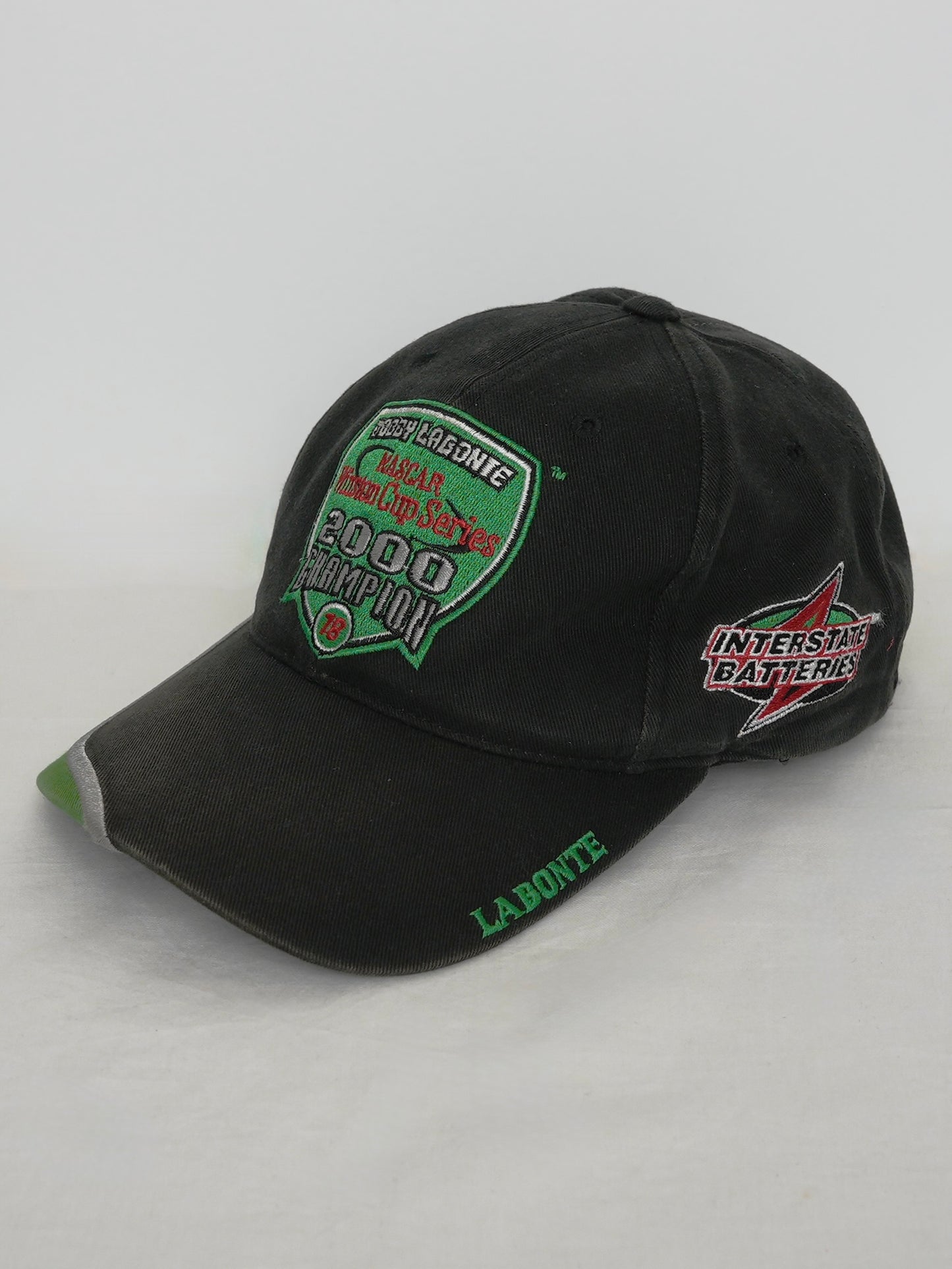 USED MACHINE COLLECTION NASCAR 2000 CHAMPION INTERSTATE BATTERIES CAP
