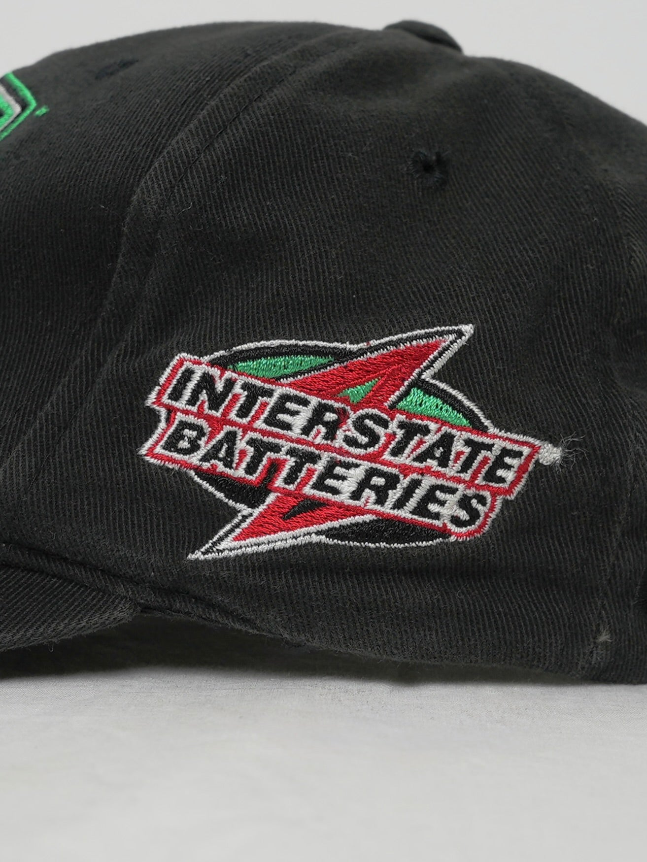USED MACHINE COLLECTION NASCAR 2000 CHAMPION INTERSTATE BATTERIES CAP