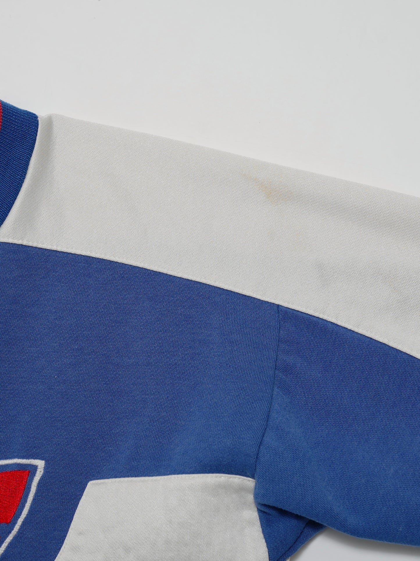 USED SPORTS COLLECTION 80's adidas STRIPED BOLD CREWNECK (women's)