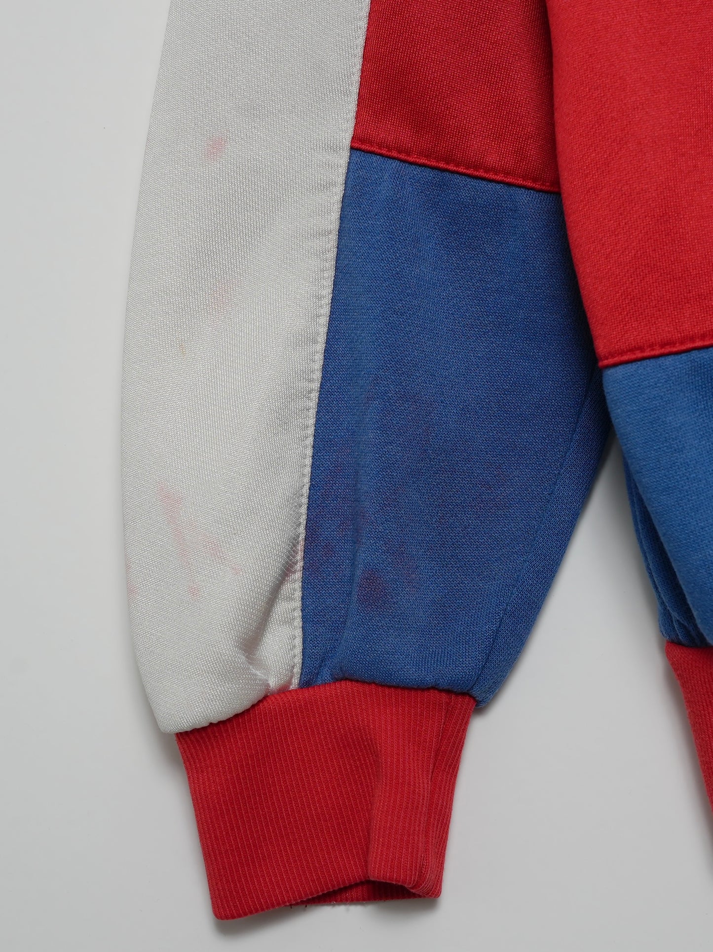 USED SPORTS COLLECTION 80's adidas STRIPED BOLD CREWNECK (women's)