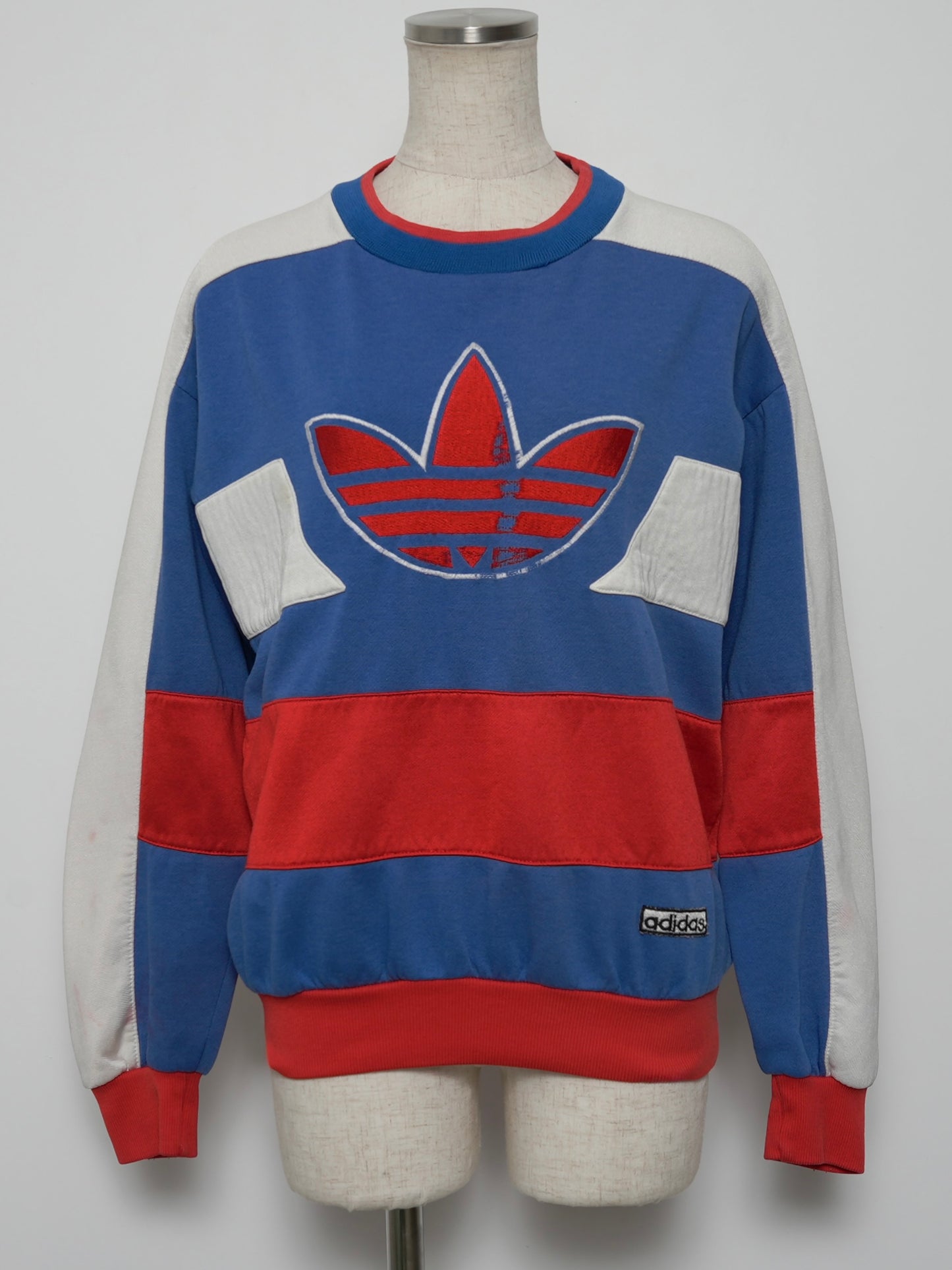 USED SPORTS COLLECTION 80's adidas STRIPED BOLD CREWNECK (women's)