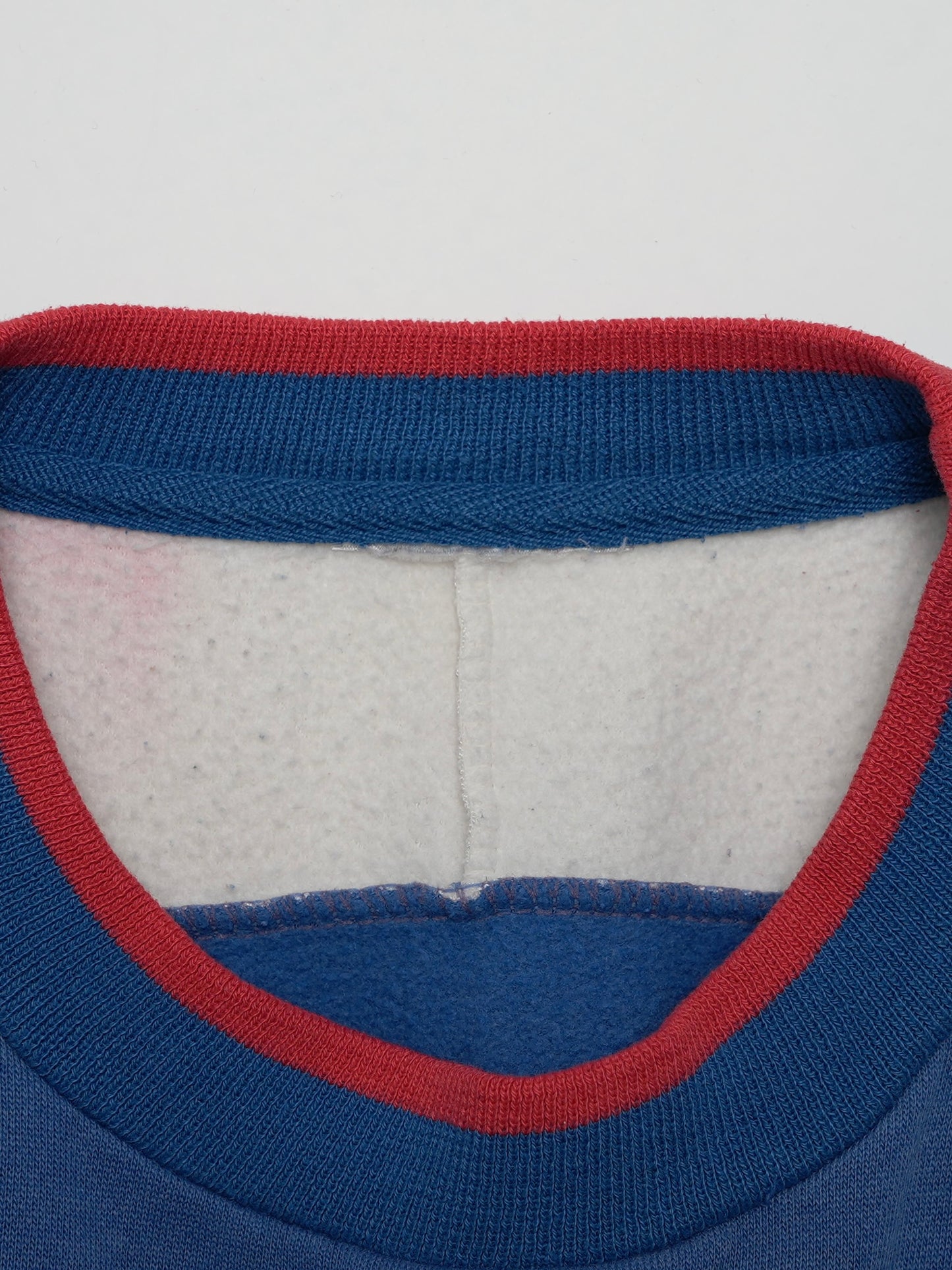 USED SPORTS COLLECTION 80's adidas STRIPED BOLD CREWNECK (women's)