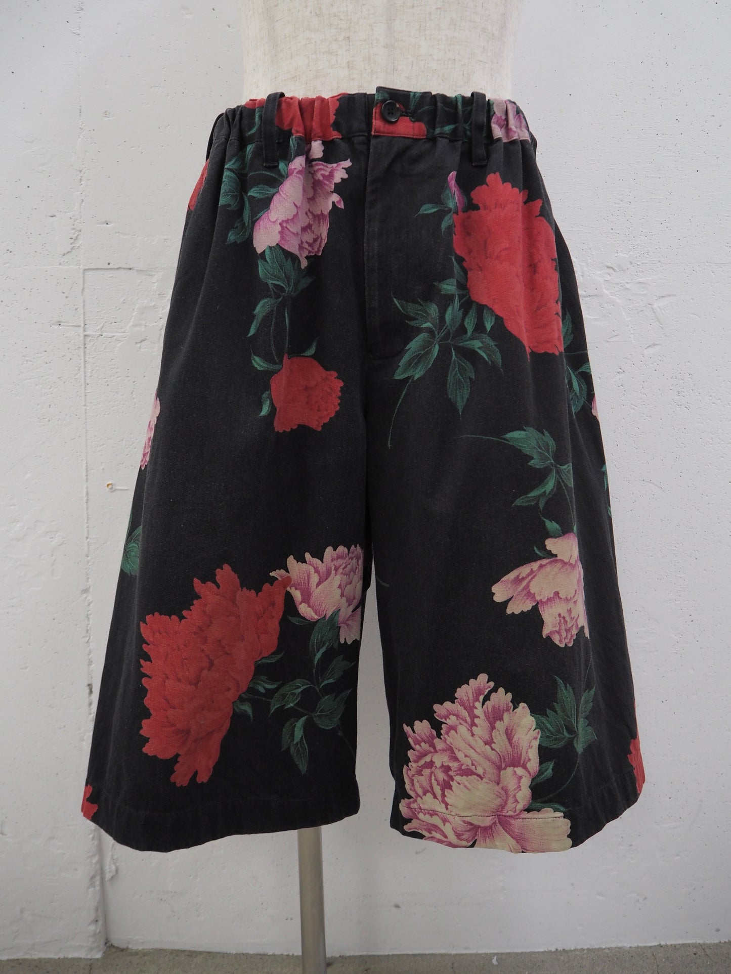 ARCHIVE COLLECTION Yohji Yamamoto POUR HOMME FLORAL PRINT SHORTS