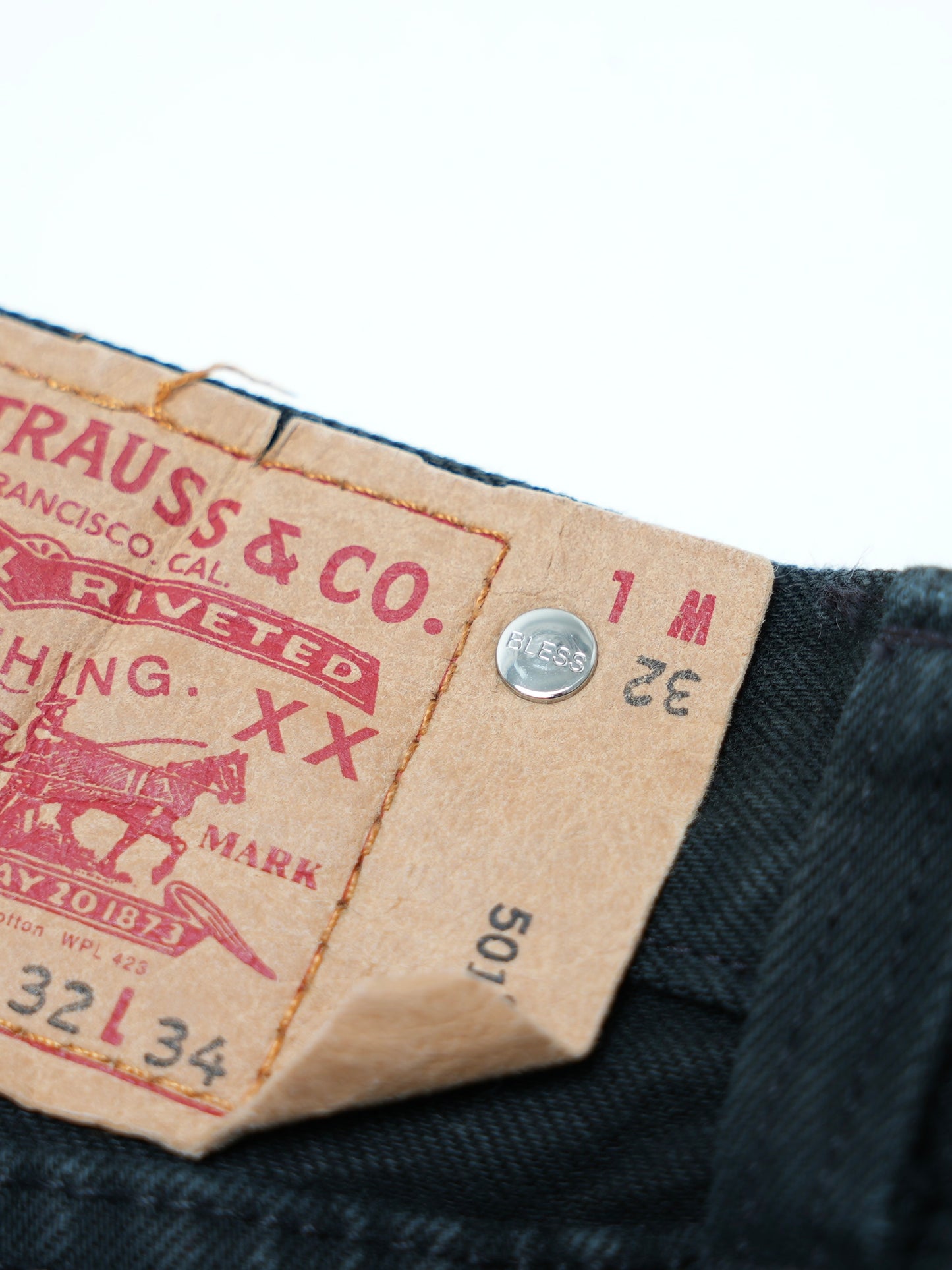 ARCHIVE COLLECTION BLESS OVER JOGGING SHORTS