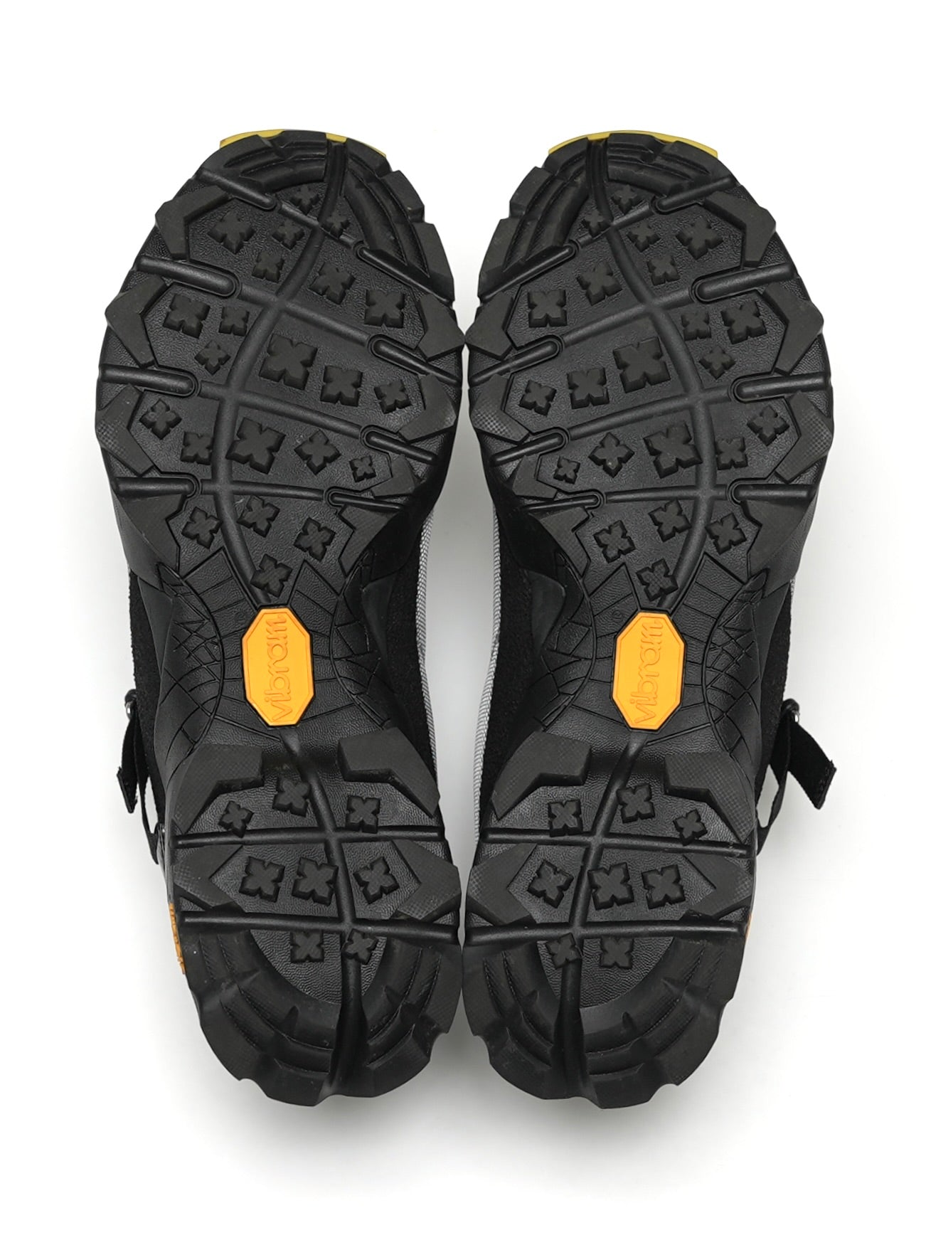 ARCHIVE COLLECTION A-COLD-WALL* × ROA MINAAR SNEAKERS