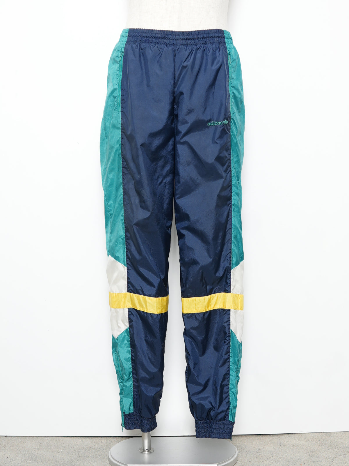 USED SPORTS COLLECTION adidas 90's NYLON TRACK PANTS