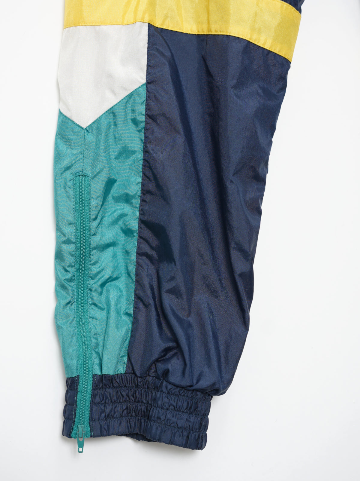 USED SPORTS COLLECTION adidas 90's NYLON TRACK PANTS